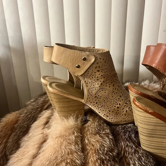 Chic Cut-Out Peep-Toe Heels in Tan and Brown - Picture 5 of 7